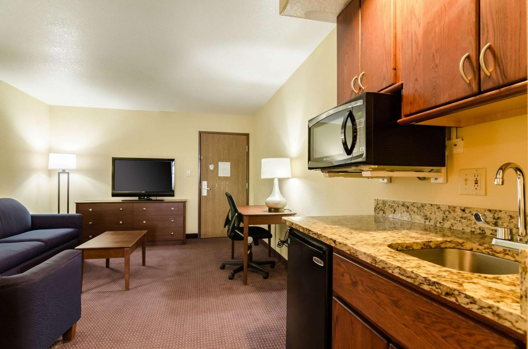Comfort Inn Колбі Екстер'єр фото