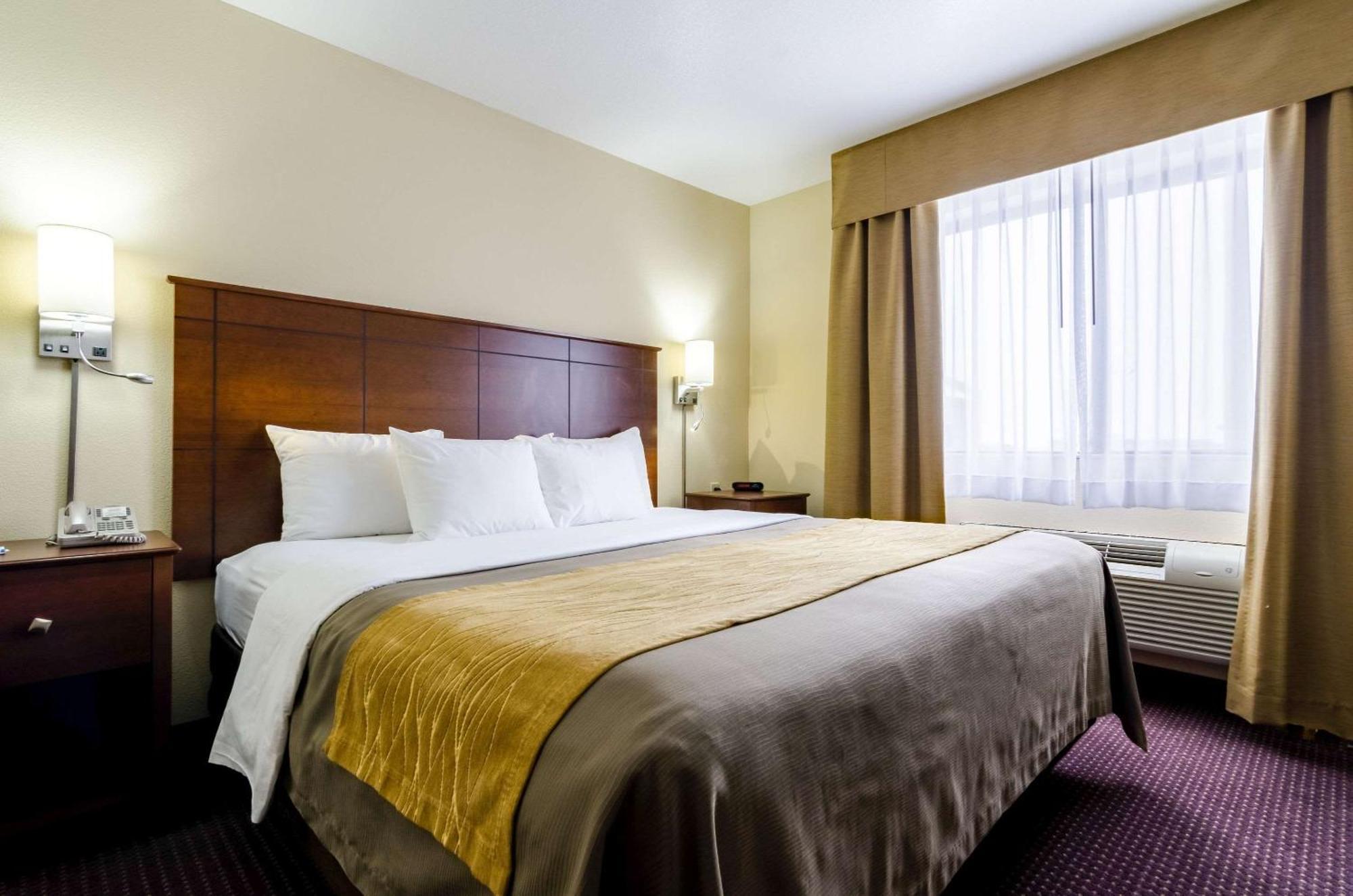 Comfort Inn Колбі Екстер'єр фото
