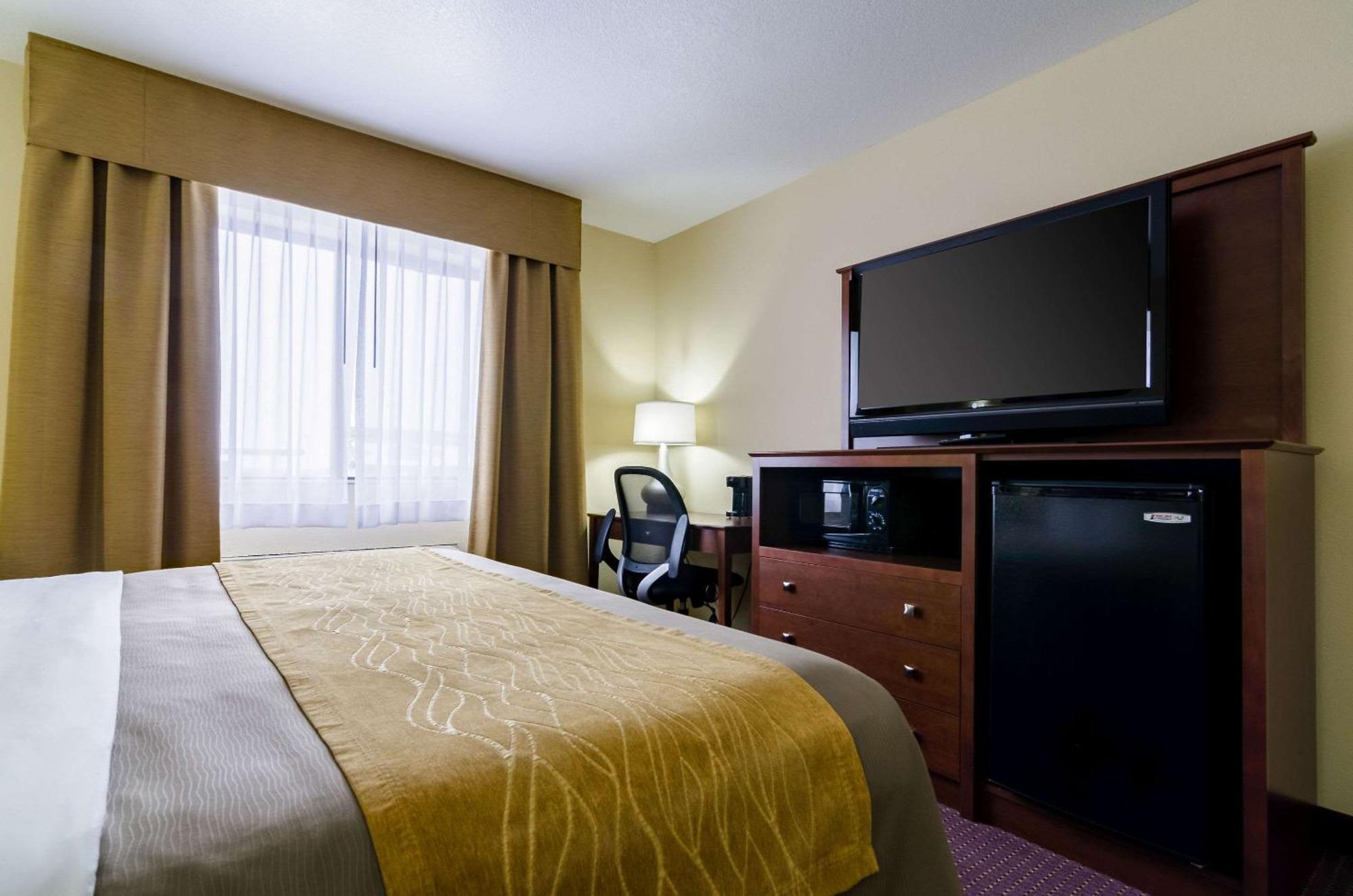 Comfort Inn Колбі Екстер'єр фото