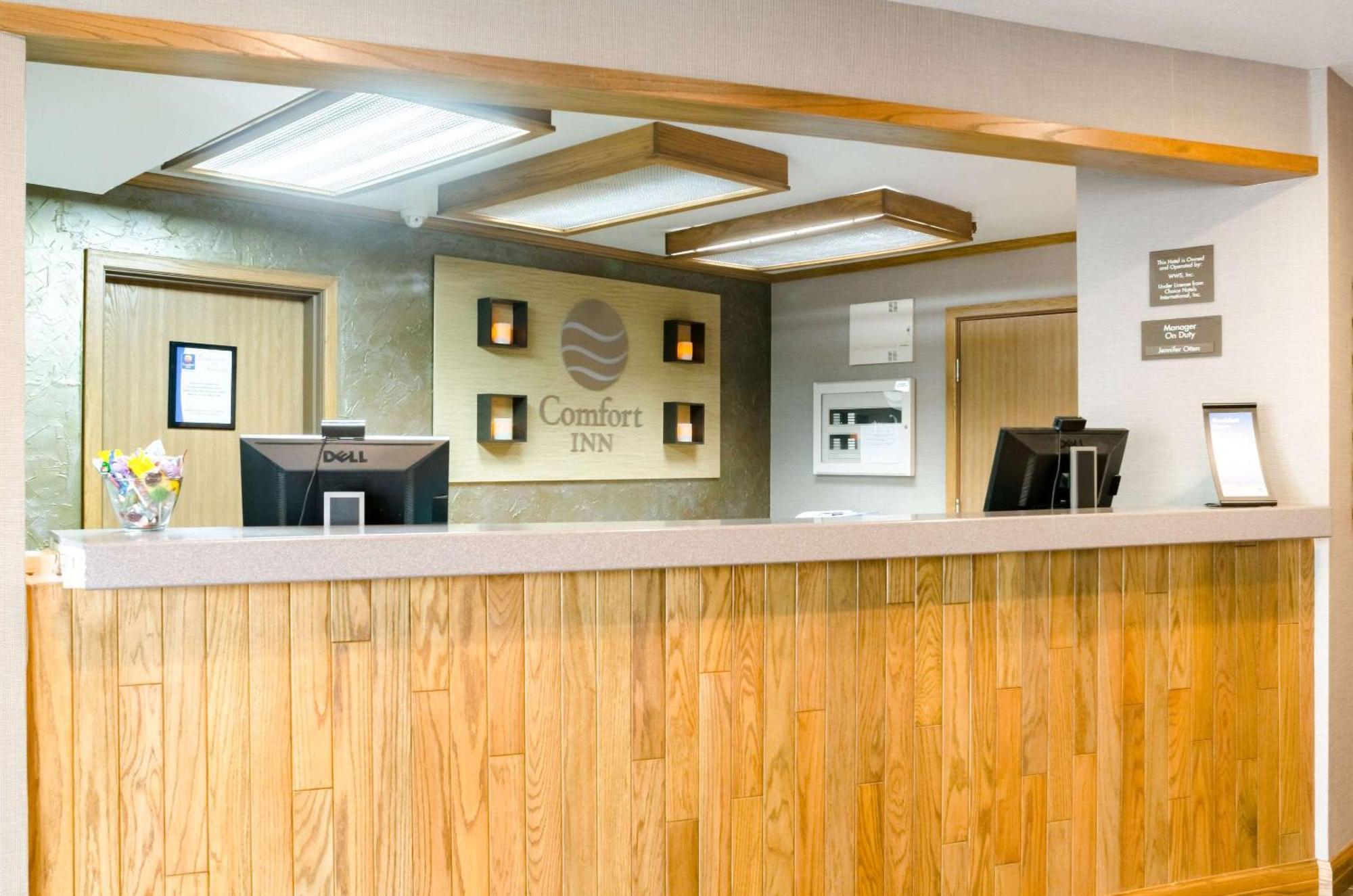 Comfort Inn Колбі Екстер'єр фото